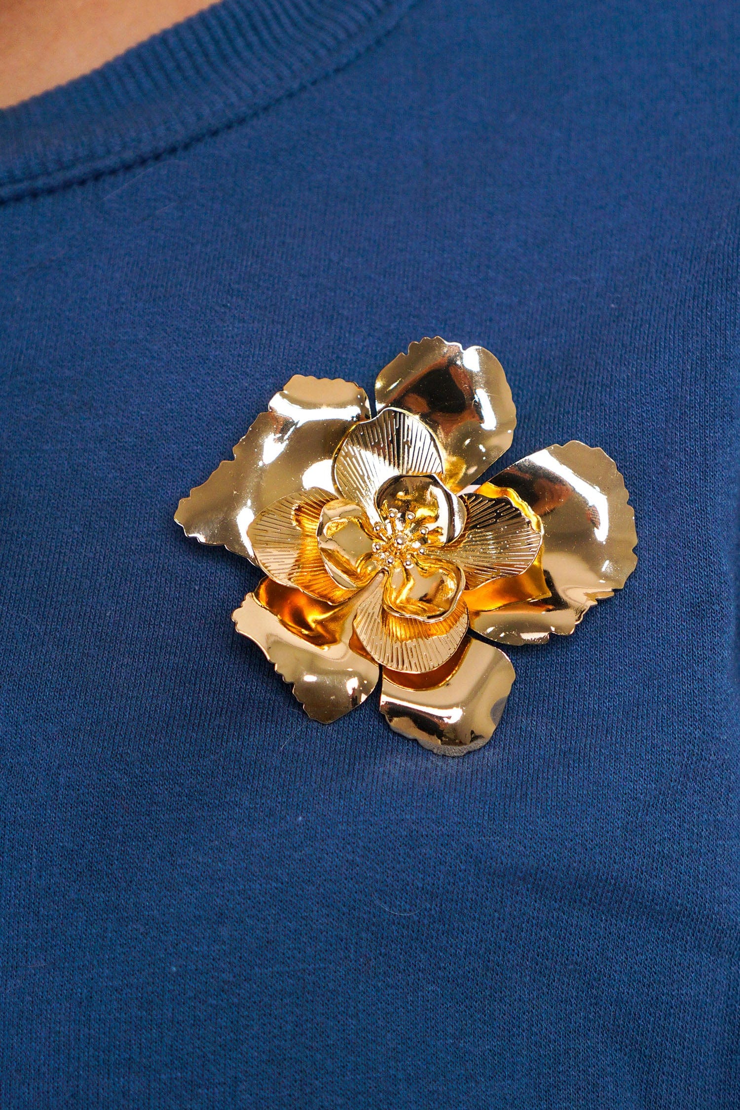 DCD BROUCHES Fashion Gold Metal Three-dimensional Flower Brooch